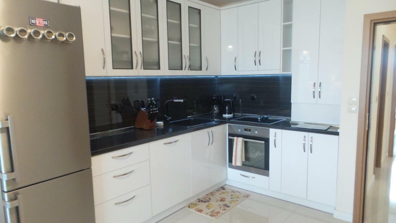 Astoria Apartment Veliko Tarnovo Buitenkant foto