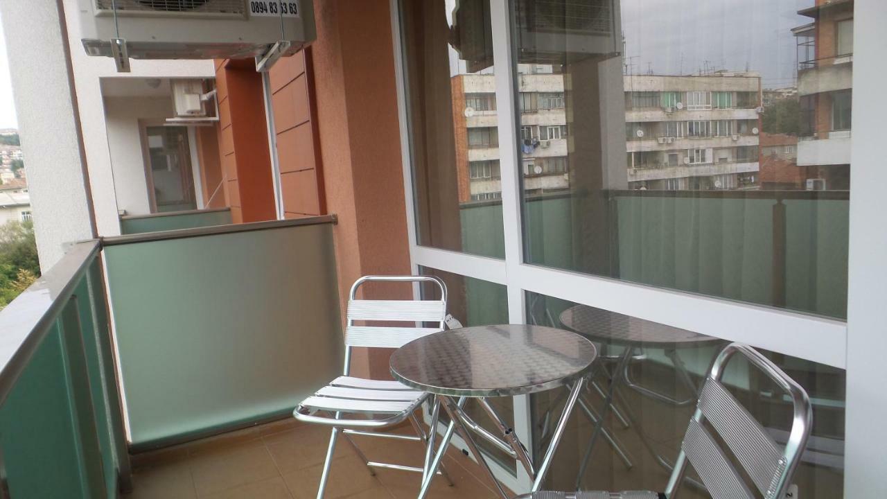 Astoria Apartment Veliko Tarnovo Buitenkant foto