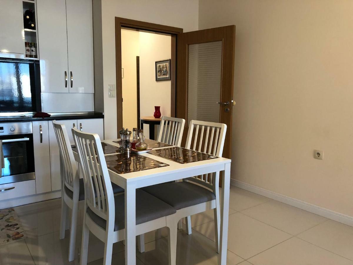 Astoria Apartment Veliko Tarnovo Buitenkant foto